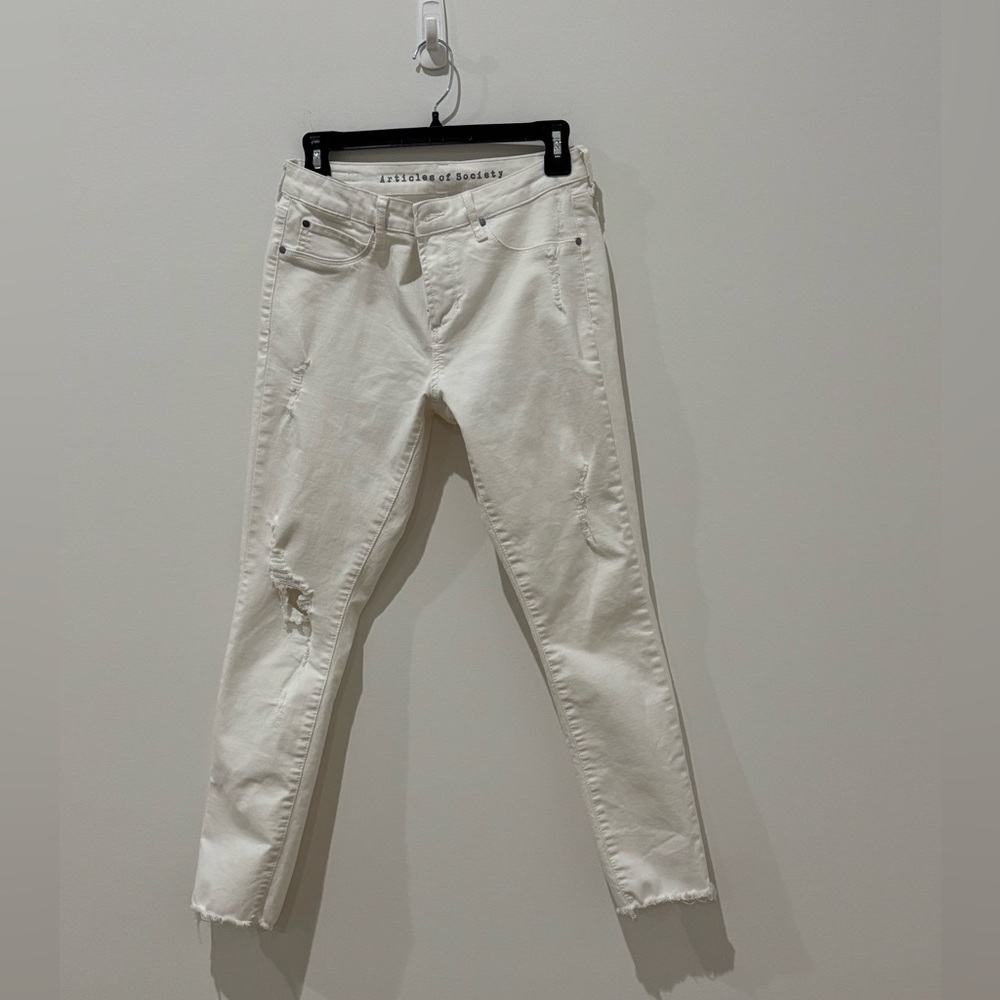 Articles of Society White Distressed Skinny Jeans 🤍✨
